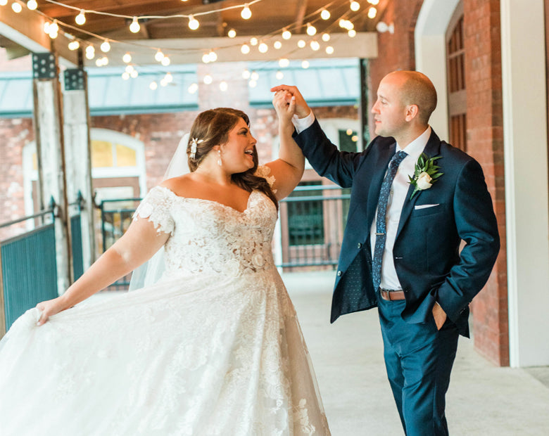 Jessica wears Peony Low