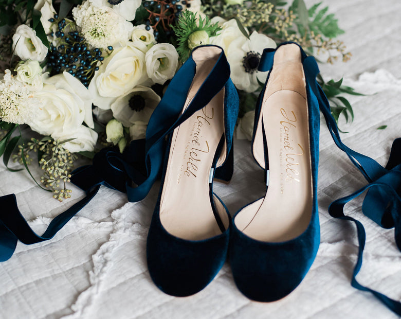 Jessica wears Hetty Midnight