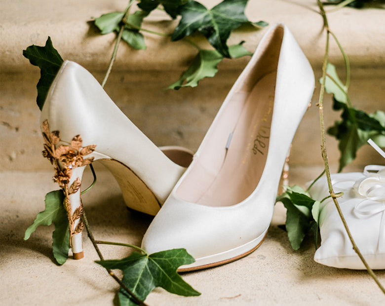 Océane wears Amy Rose Gold Cherry