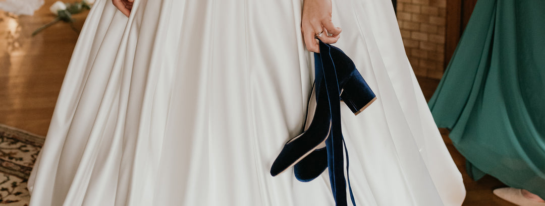 Laura wears Hetty Mid Midnight