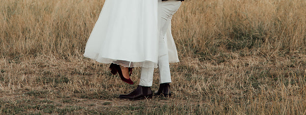 Alana wears Hetty Mid Bordo