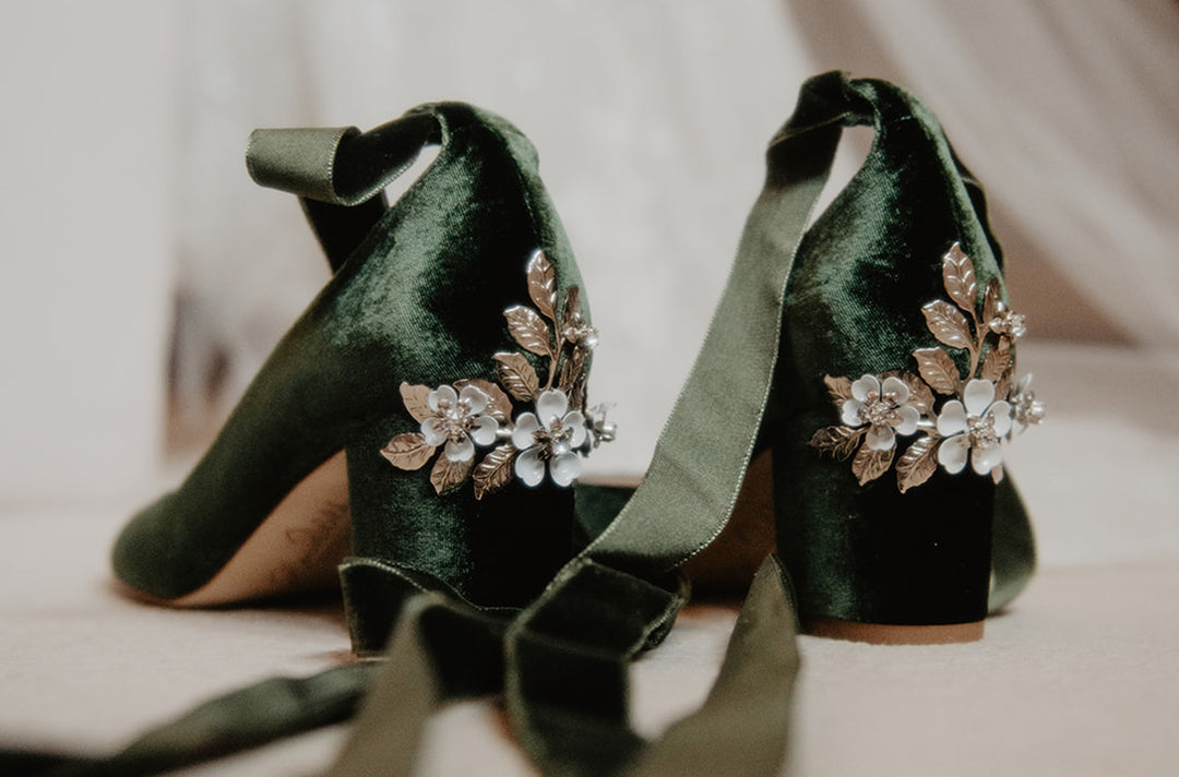 Alexandra wears Hetty Mid Forest Green Blossom Small Silver