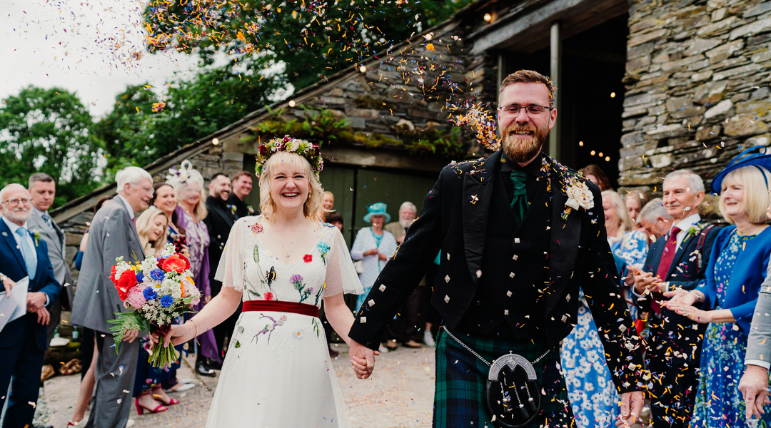 Heather wears Hetty Mid Bordo