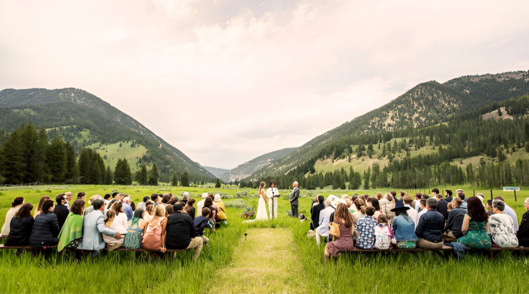 Marie wears Hetty Midnight