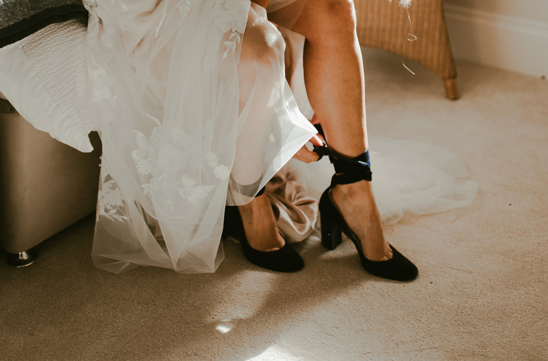 Immy wears Hetty Midnight