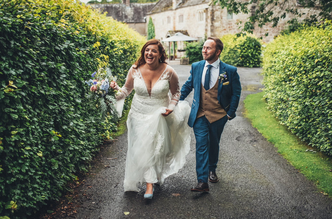 Jen wears Amy Mid Blue