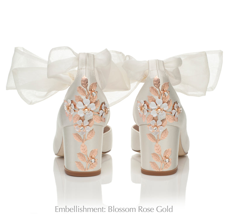 Hetty Mid Ivory Blossom Rose